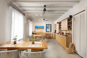 Free daily buffet breakfast  - Sifnos House - Rooms & Spa (Sifnos)