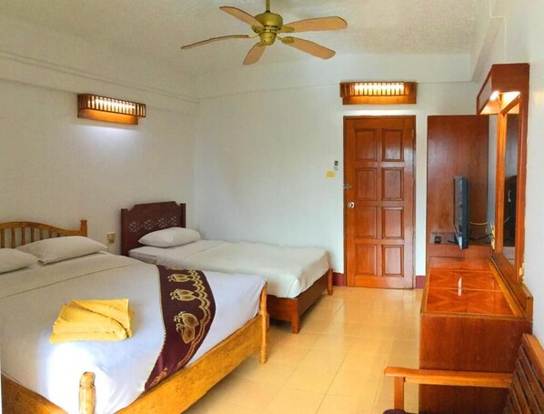 Superior Triple Room, 2 Twin Beds, Non Smoking, City View | In-room safe, desk, blackout drapes, free WiFi