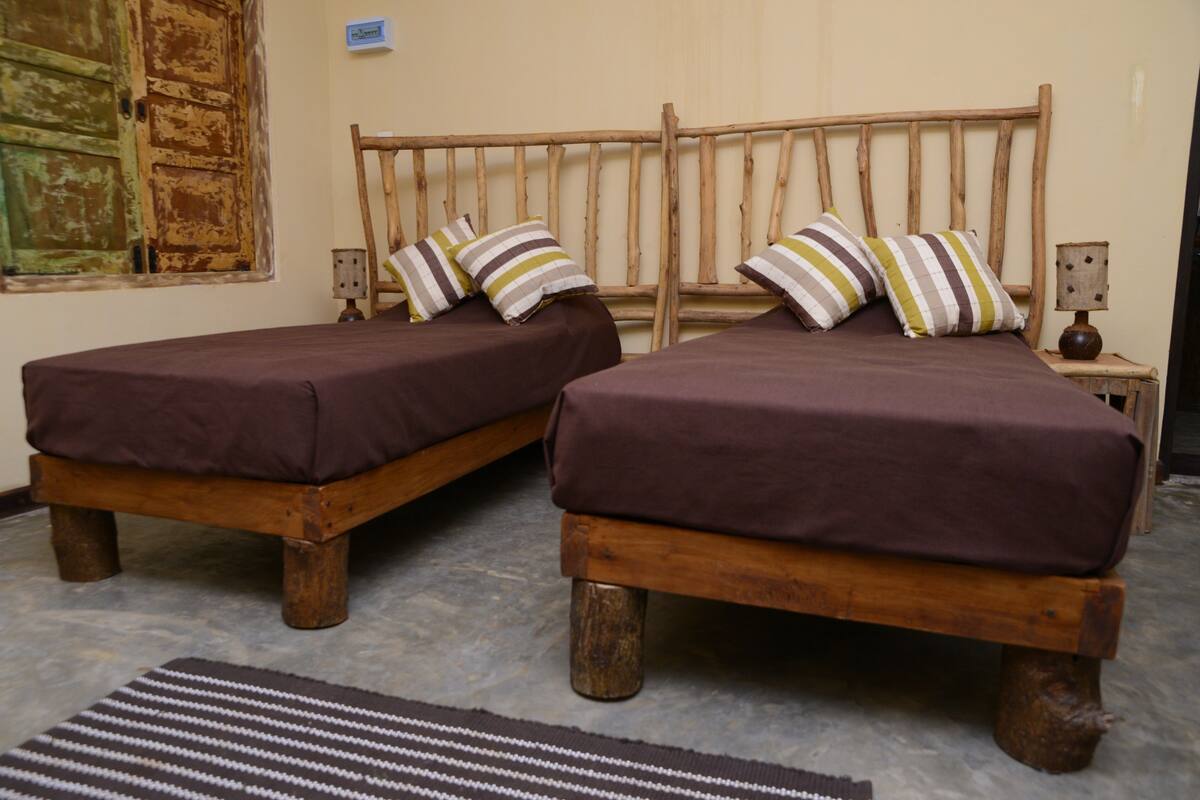 Traditional Chalet, 1 Bedroom, Private Pool, Garden View | In-room safe, desk, iron/ironing board