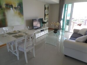 In-room safe, desk, blackout curtains, soundproofing - Westbury Residence (Pattaya)