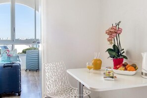 Premium bedding, soundproofing, iron/ironing board, free WiFi - Résidence New Rochelle (La Rochelle)