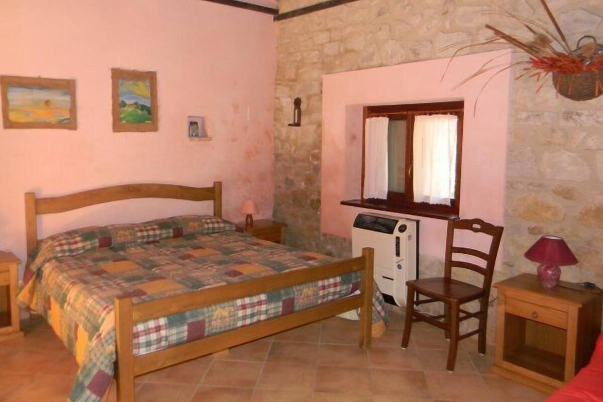 Standard Room | Desk, cots/infant beds, rollaway beds, free WiFi