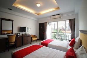 Deluxe Twin Room | Desk, soundproofing, free WiFi, bed sheets