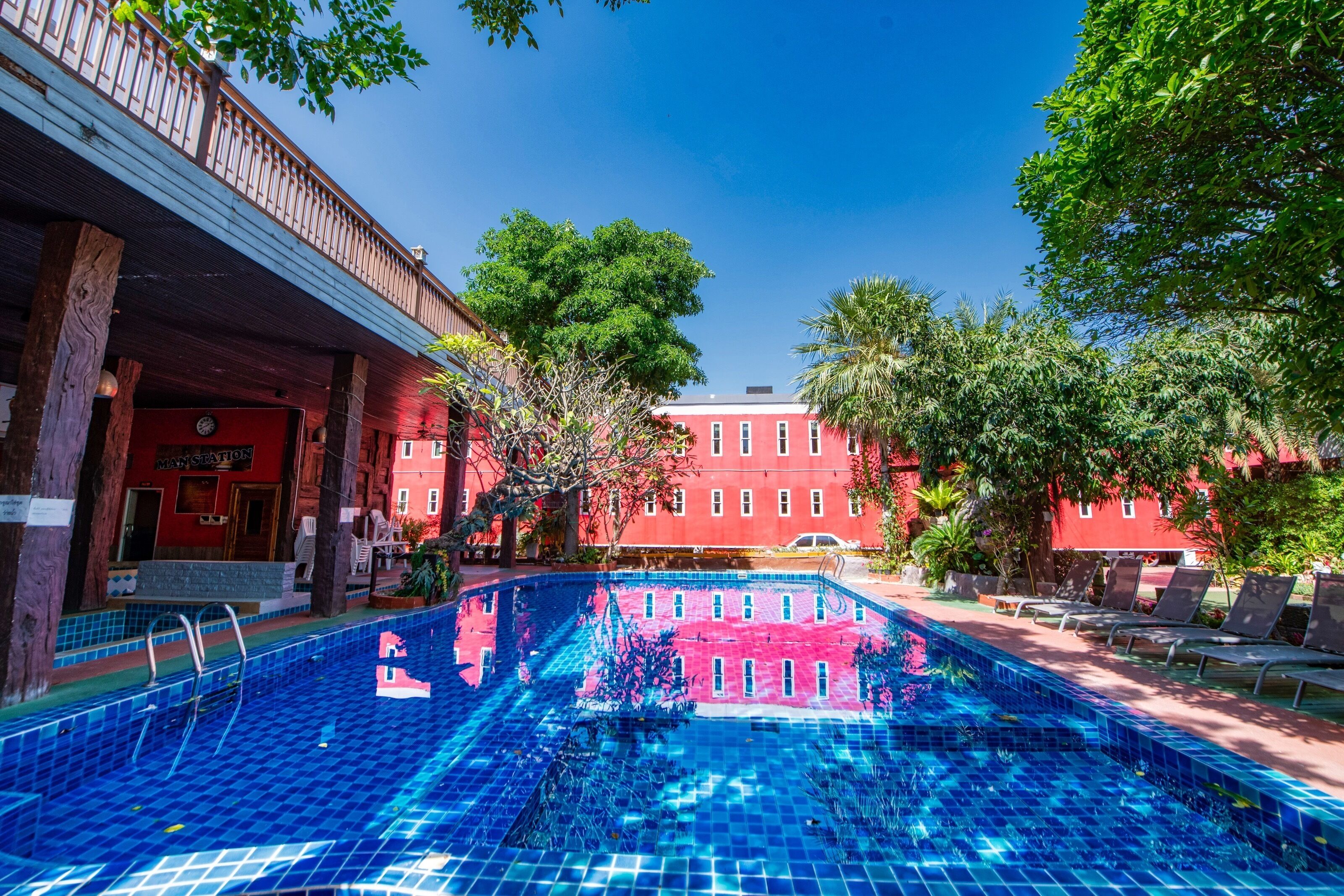 Outdoor pool, pool umbrellas, sun loungers