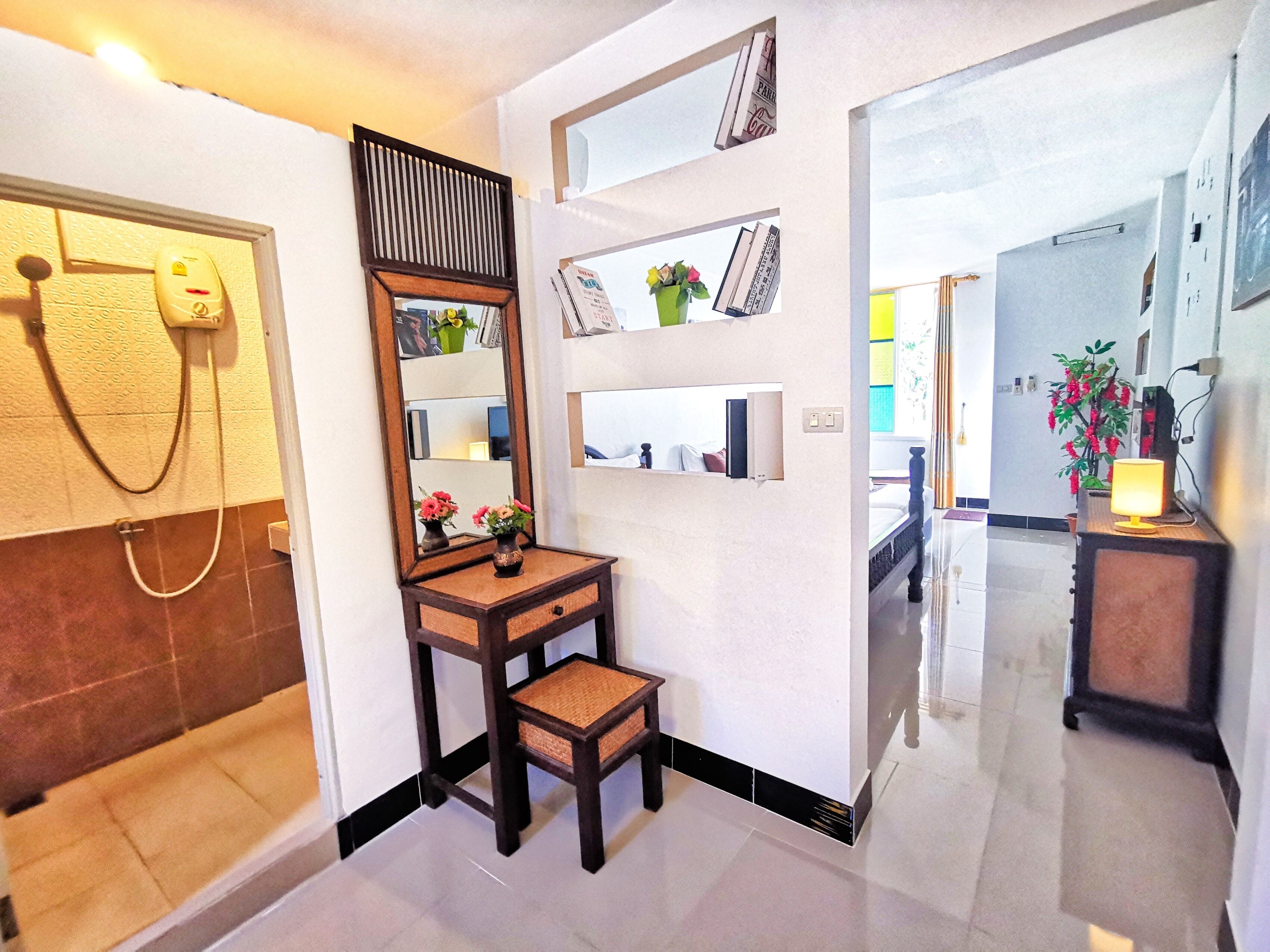 Minibar, caja de seguridad en la habitación y cunas 