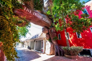 Courtyard - The Train Resort (Pattaya)
