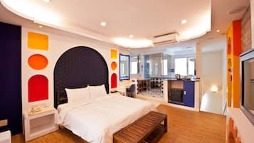 Classic Double Room | Desk, blackout drapes, soundproofing, WiFi (free)