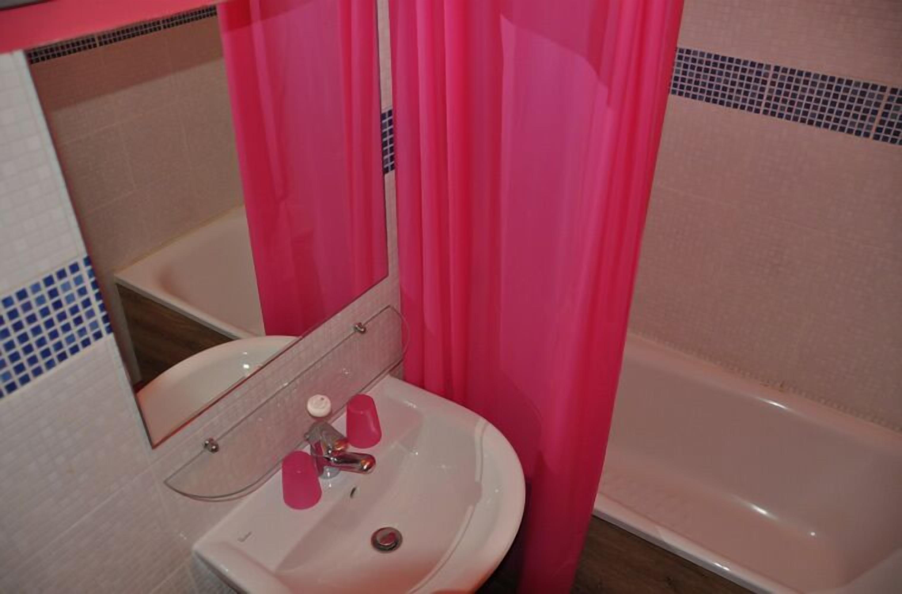 superior double room, garden view | bathroom | free toiletries, hair dryer, towels