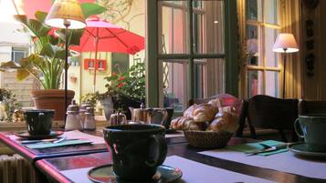 Desayuno continental todos los días (con cargo)