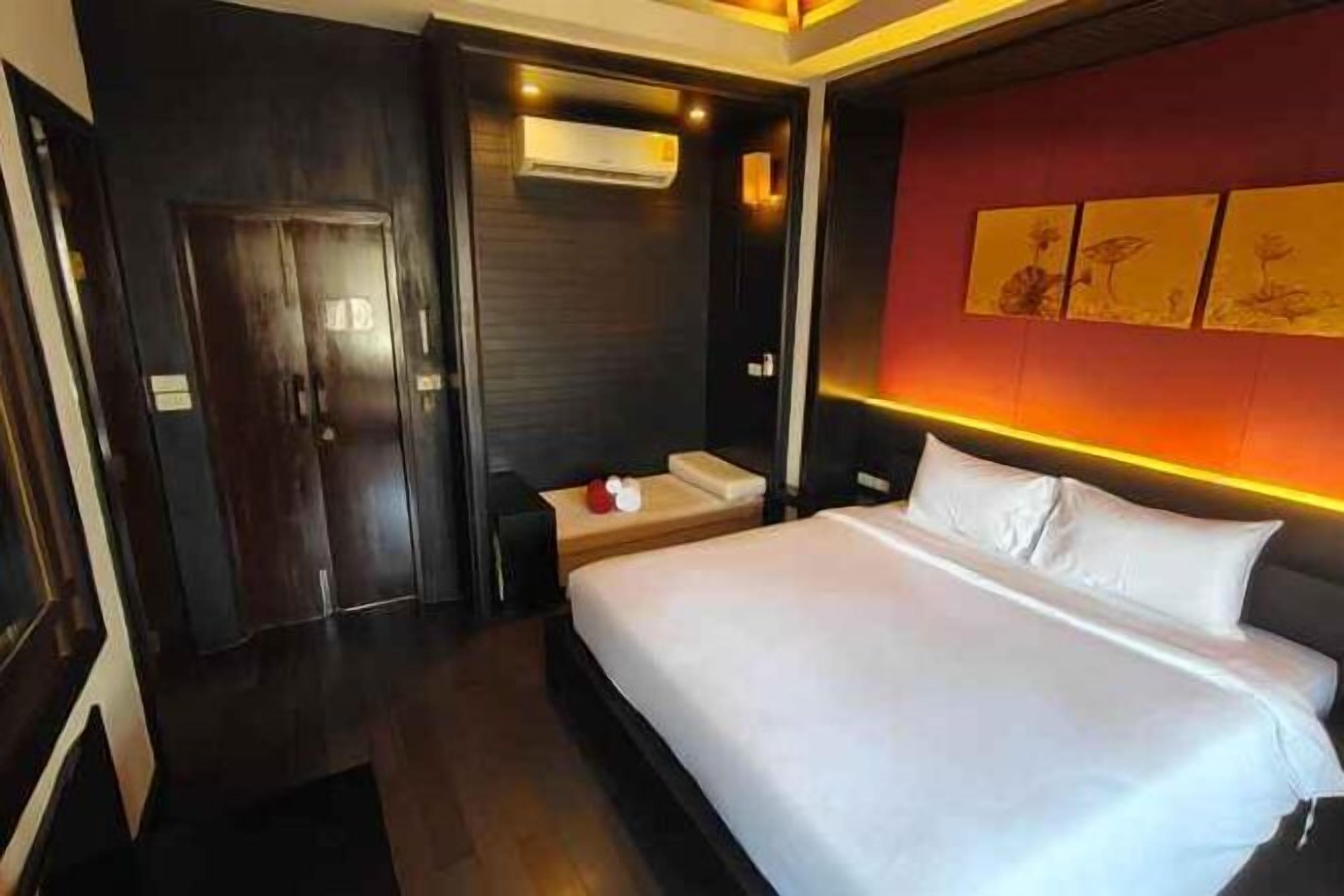 In-room safe, desk, blackout drapes, rollaway beds