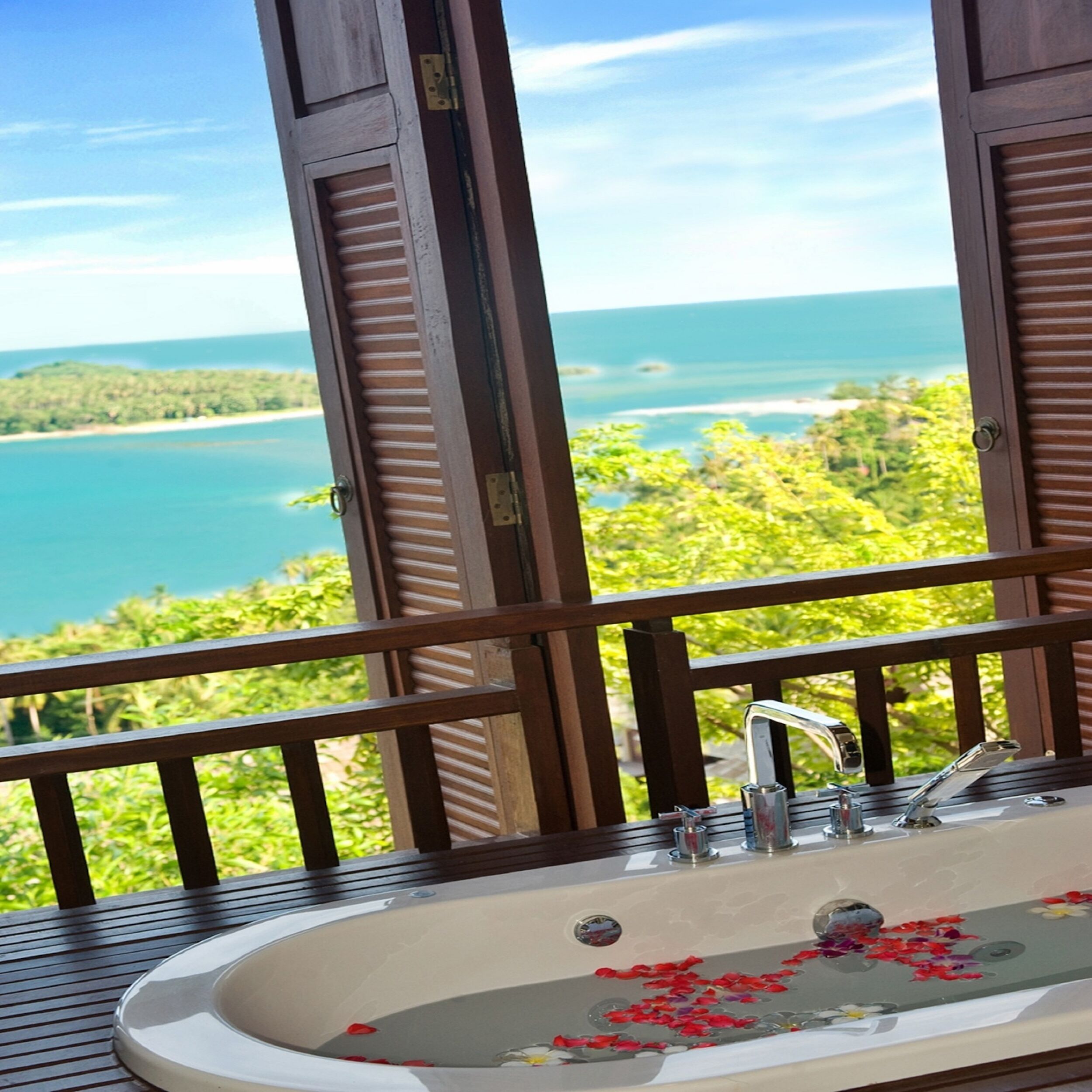 2 Bedroom Pool Villa Ocean View | Baño | Tina y regadera independientes y regadera tipo lluvia 