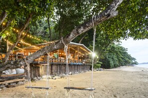 2 restaurants; breakfast, lunch, and dinner served - Koh Jum Ocean Beach Resort (Nuea Khlong)