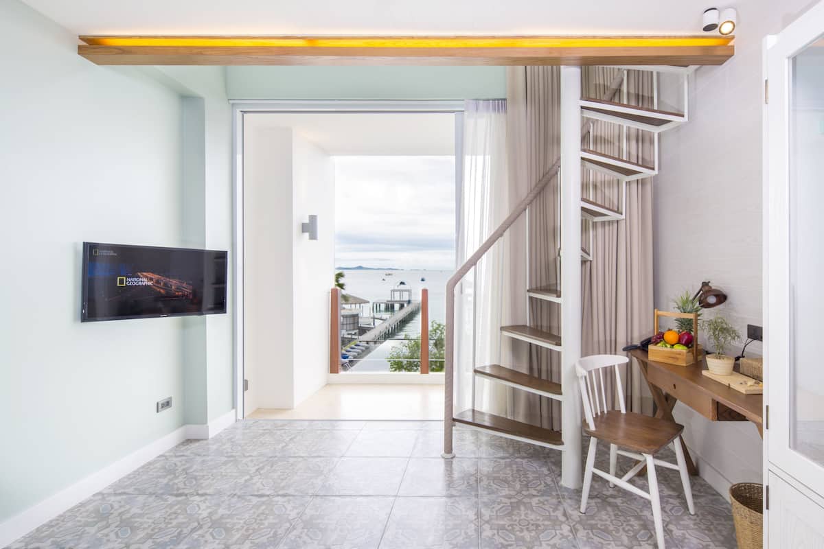 standard room | 1 bedroom, premium bedding, minibar, in-room safe