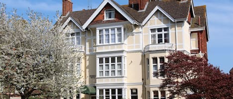 การตกแต่งภายนอก