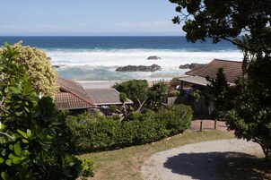 Ubicación a pie de playa y arena blanca