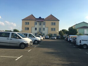 Exterior - Alpha Hotel (Bouafle)