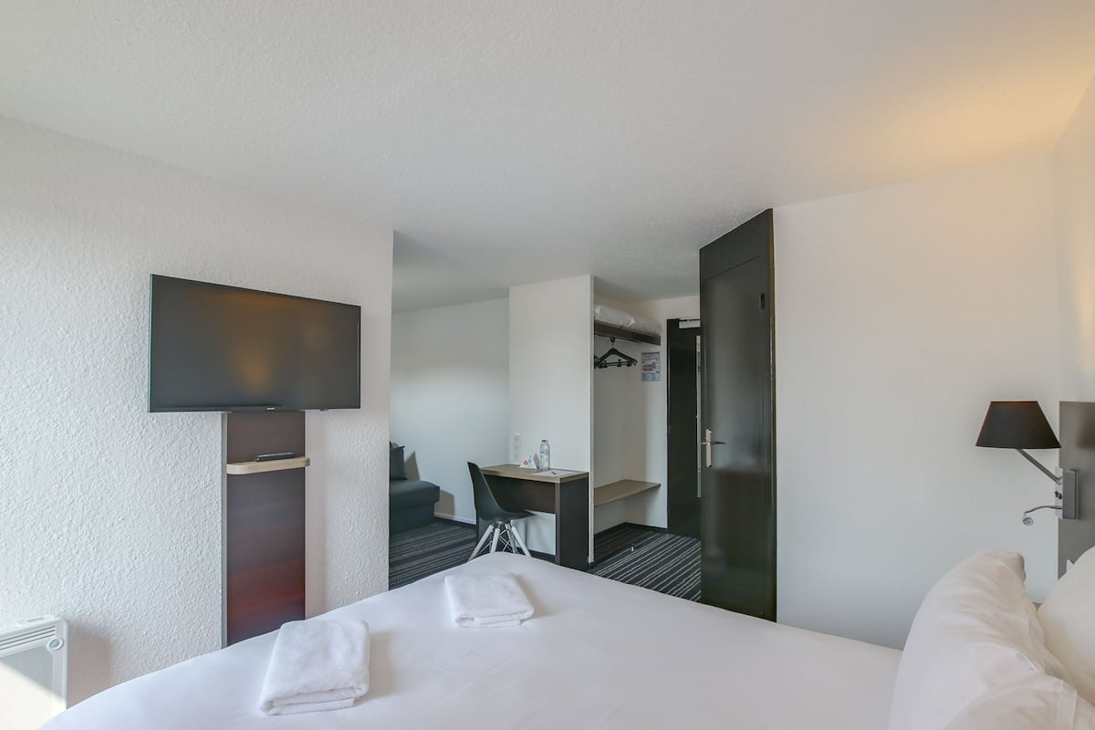 Standard Family Room, Annex Building | 책상, 암막 커튼, 방음 설비, 무료 WiFi