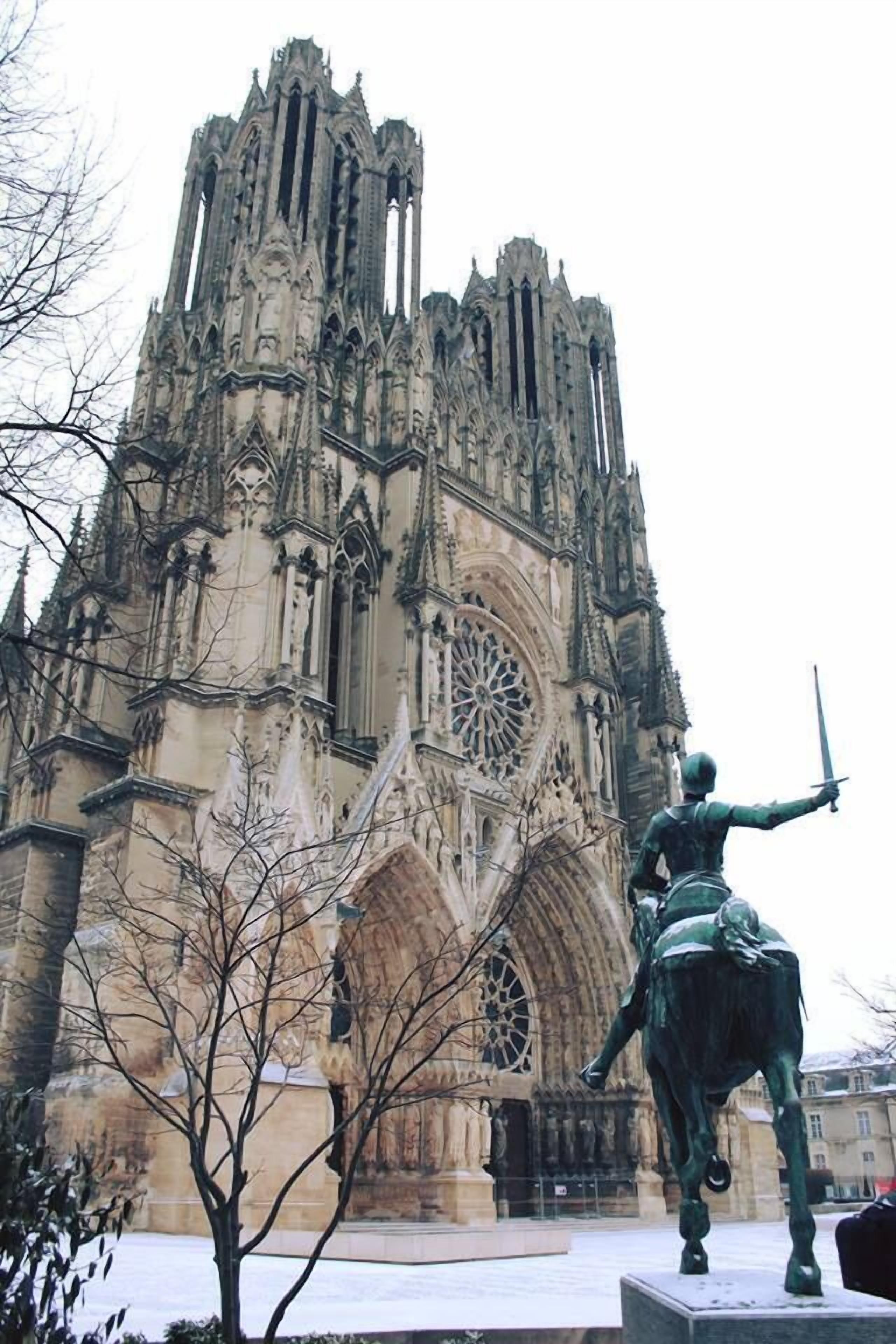 Foto - Brit Hotel Reims La Neuvillette