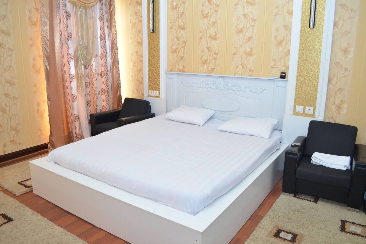 Luxury-Apartment, 1 Schlafzimmer, Raucher, Whirlpool | Zimmersafe, Schreibtisch, kostenloses WLAN