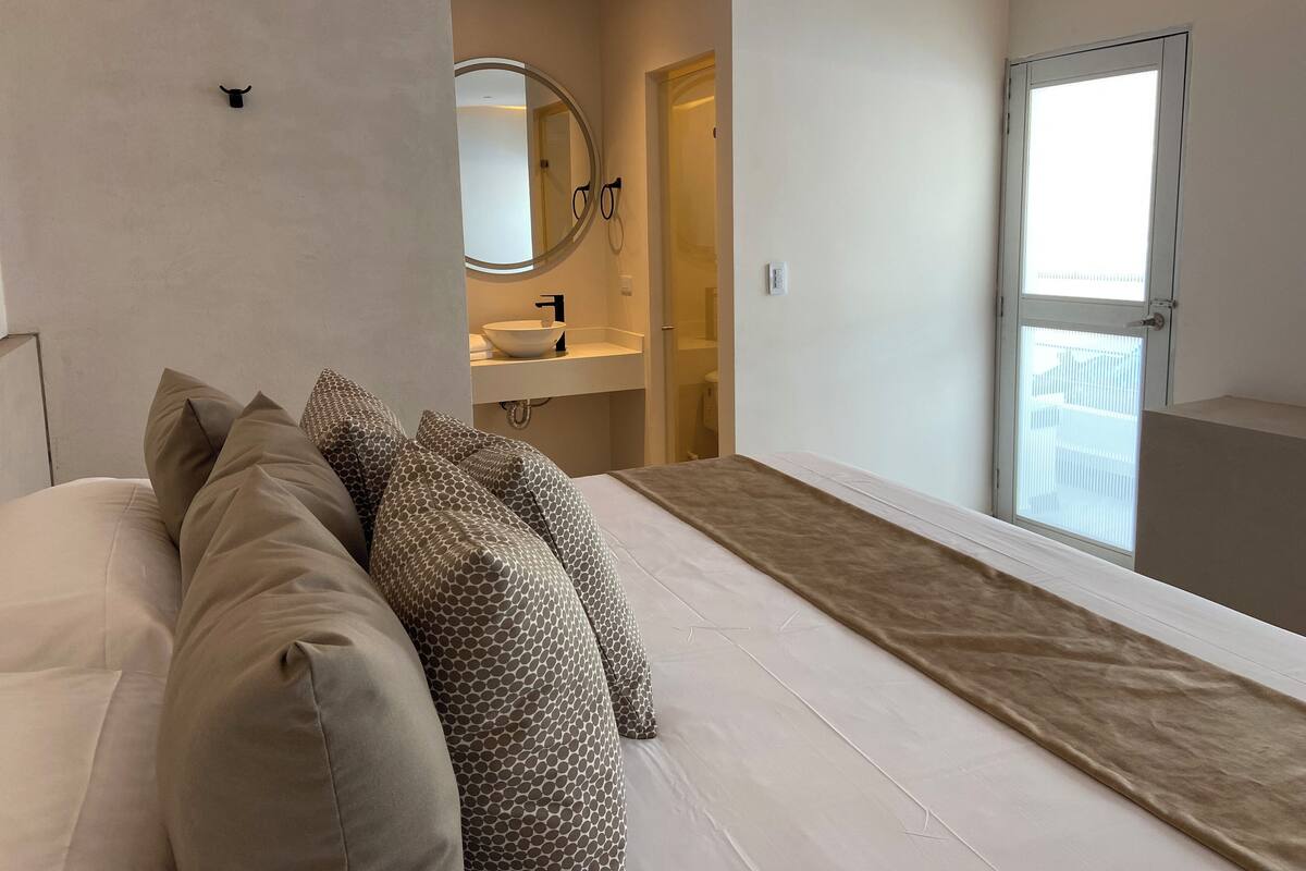 Honeymoon Double Room, 1 King Bed