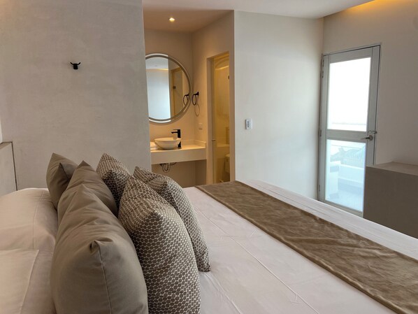 Doppia luna di miele, 1 letto king | Una cassaforte in camera, Wi-Fi gratuito