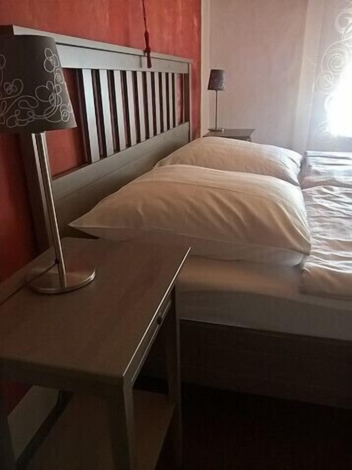 individually decorated, individually furnished, desk, laptop workspace