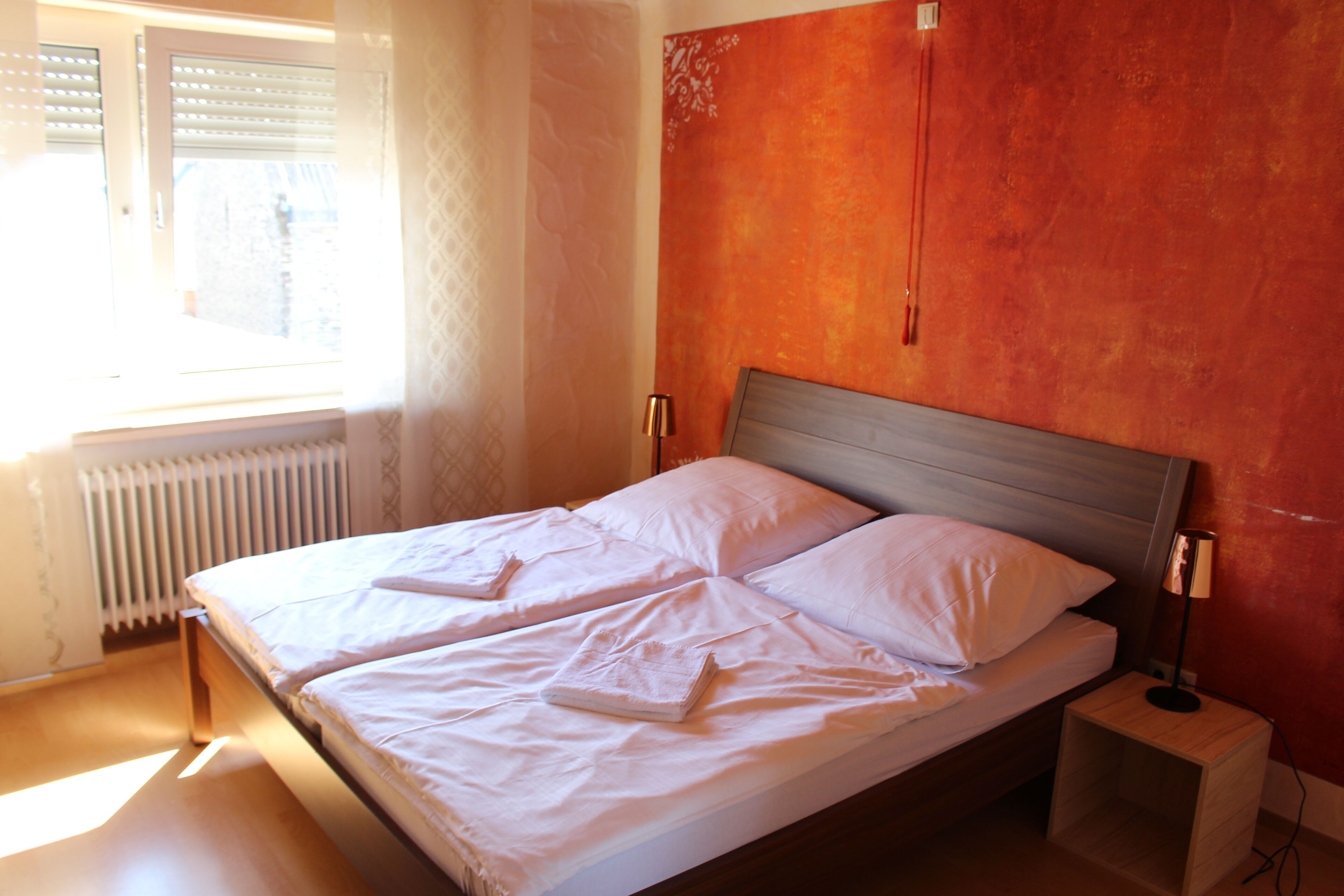 standard room, ensuite (4 personen) | individually decorated, individually furnished, desk, laptop workspace