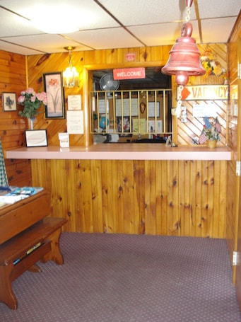 Vestíbulo. Cedar Grove Motel