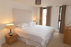 Superior Apartment, 2 Bedrooms, Accessible, Kitchen (F)