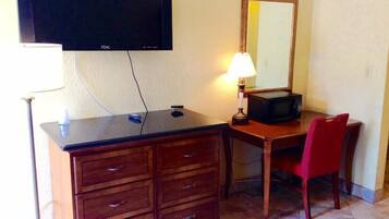 書桌、免費無線上網、無障礙通道