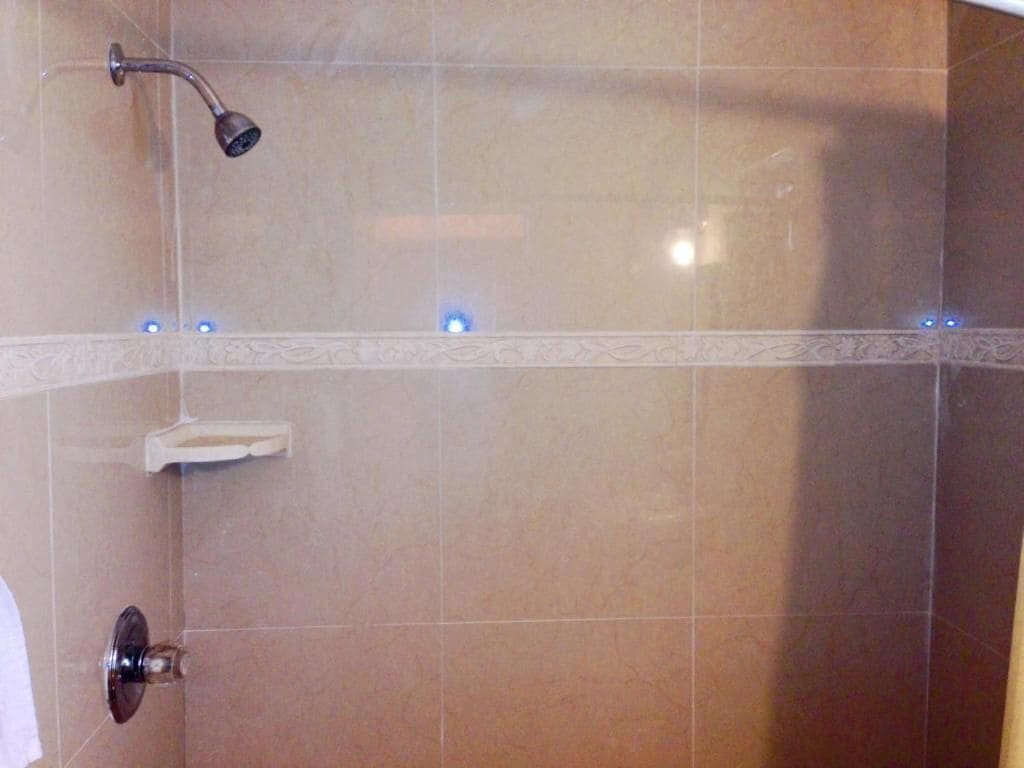 Shower, free toiletries
