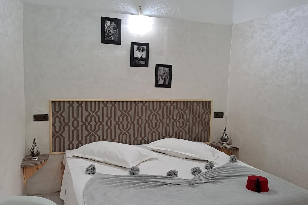 Doppia Economy, bagno condiviso | Ferro/asse da stiro, Wi-Fi gratuito, lenzuola