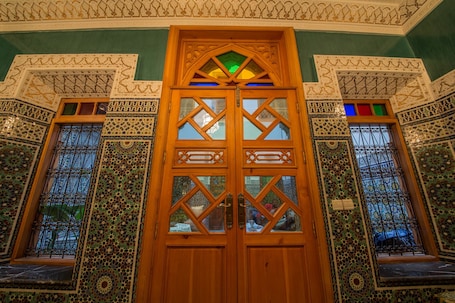 Breakfast and dinner served, Moroccan cuisine