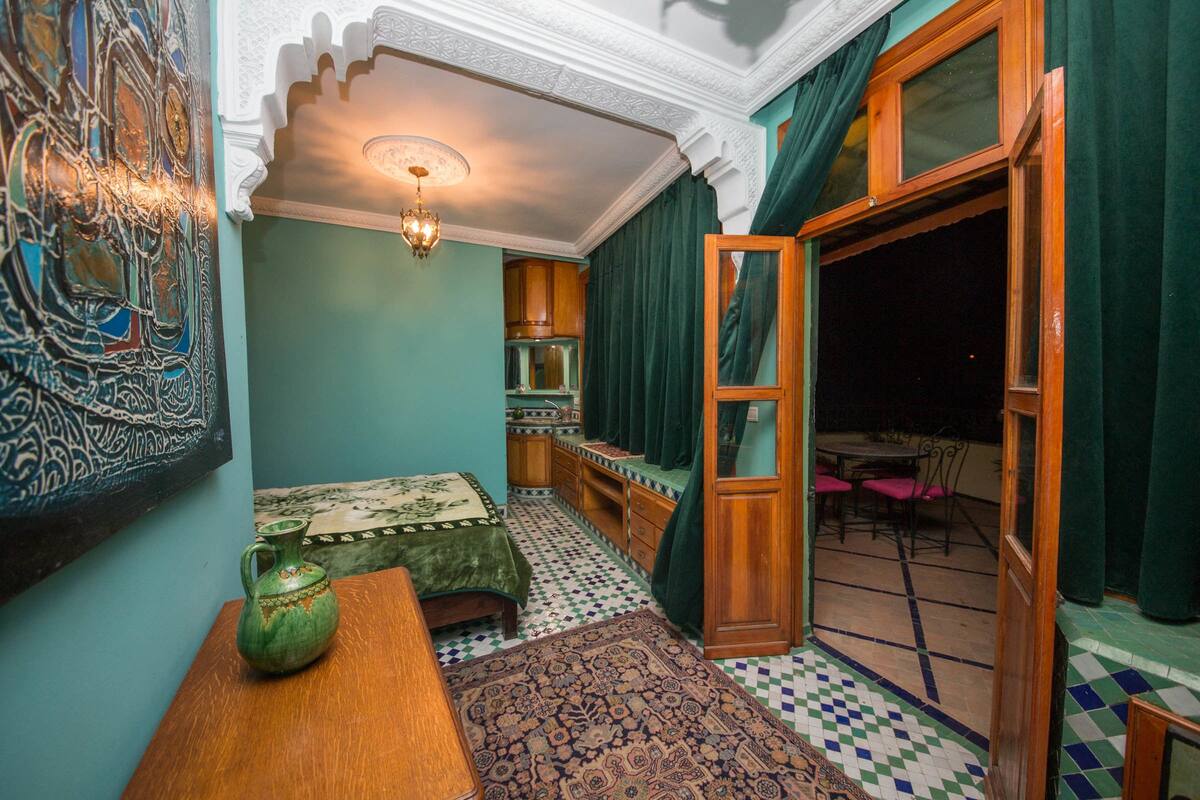 Suite estudio panorámica | Ropa de cama de alta calidad, caja fuerte, cortinas opacas y wifi gratis