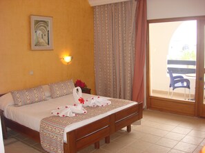 Double Room | Free minibar, iron/ironing board, free cots/infant beds, rollaway beds