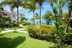 Studio Khas, 1 Tempat Tidur King, dapur | Pemandangan pantai/laut