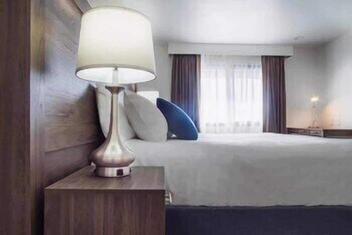 Pillowtop beds, desk, laptop workspace, free WiFi