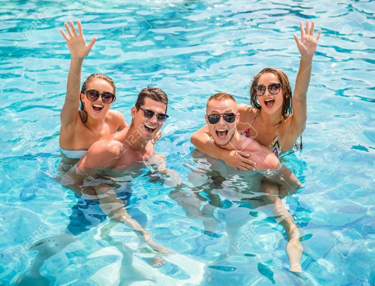 Piscine extérieure (ouverte en saison), parasols de plage