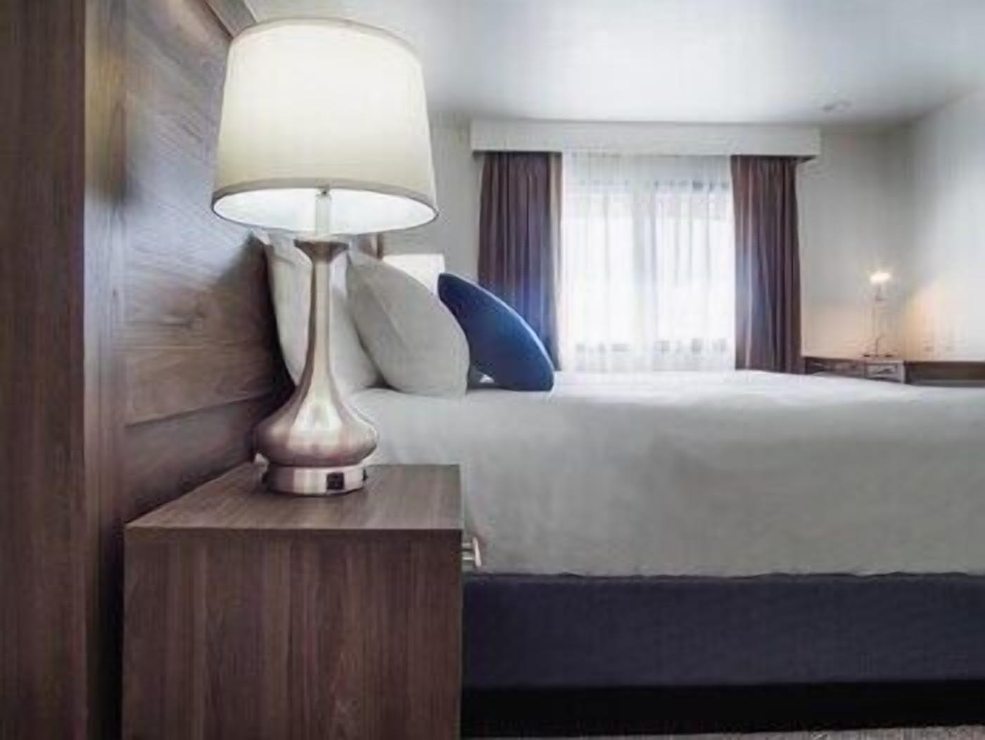 Pillowtop beds, desk, laptop workspace, free WiFi