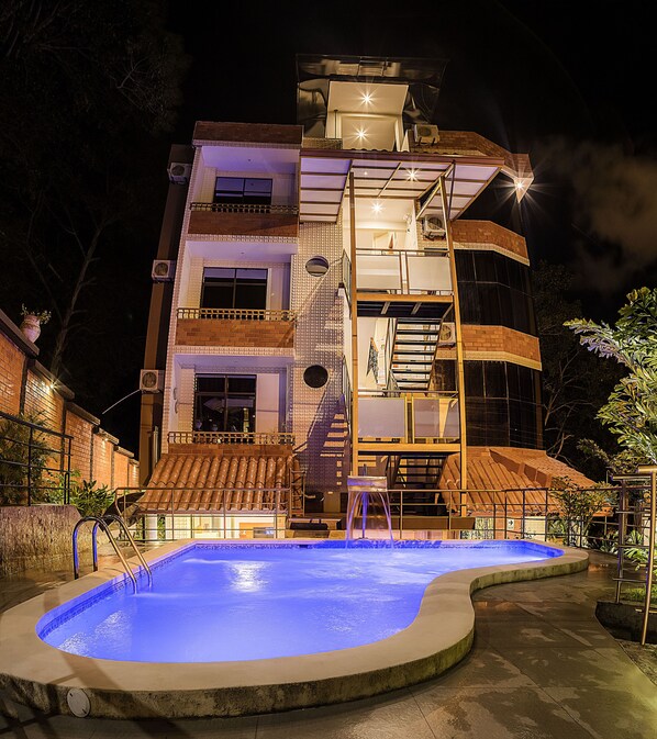 Outdoor pool, sun loungers