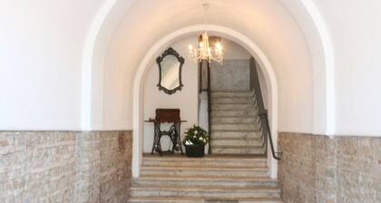 Domus Valadier Guesthouse
