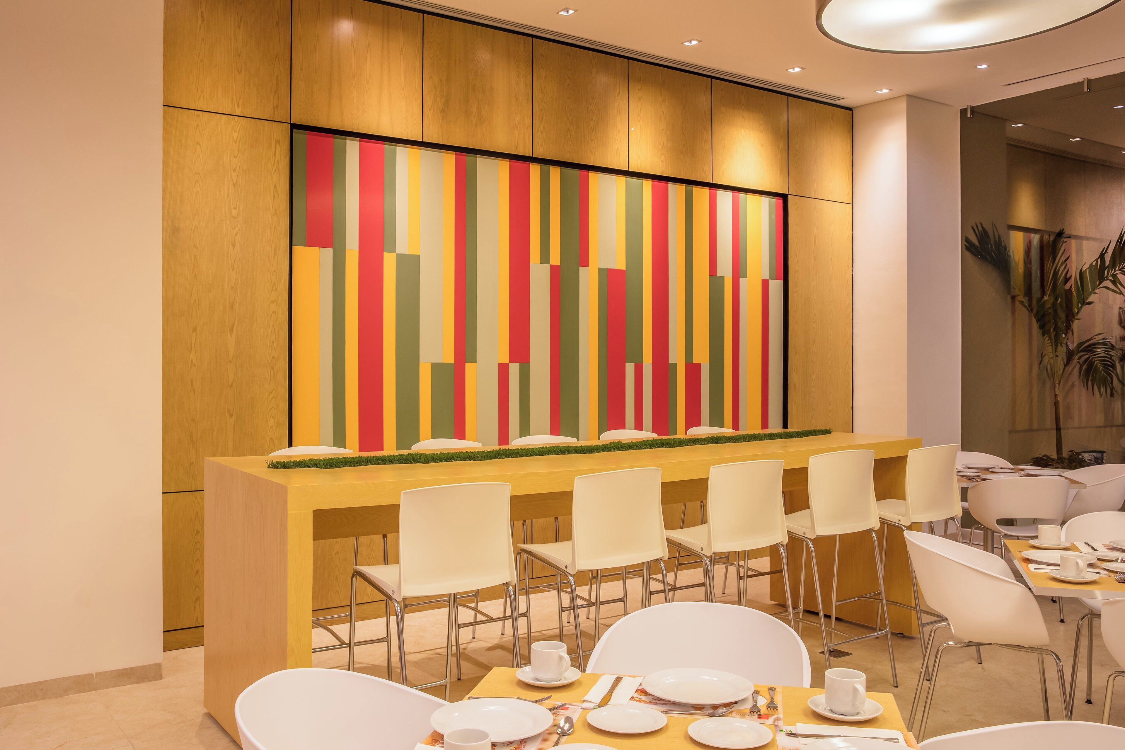 Sarapan prasmanan setiap hari (MXN 550 per orang)