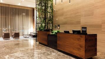 Lobby-lounge