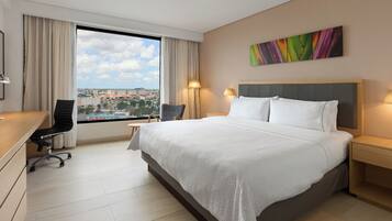 Habitación superior, 1 cama King size | Ropa de cama de alta calidad y minibar