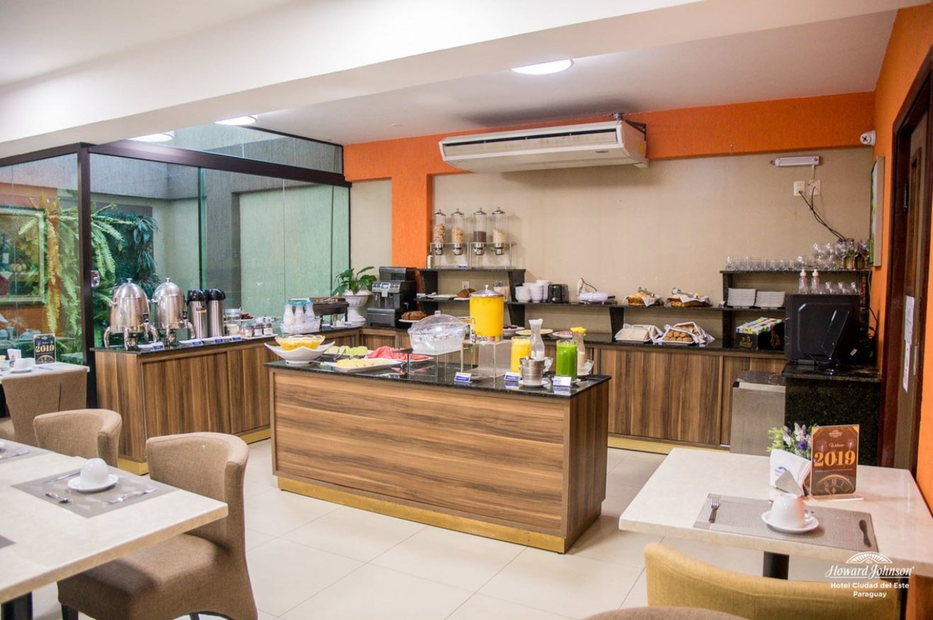 free daily full breakfast