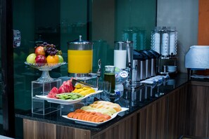 Termasuk sarapan penuh setiap hari 