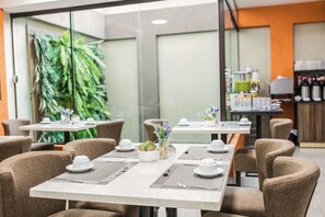 Free daily full breakfast