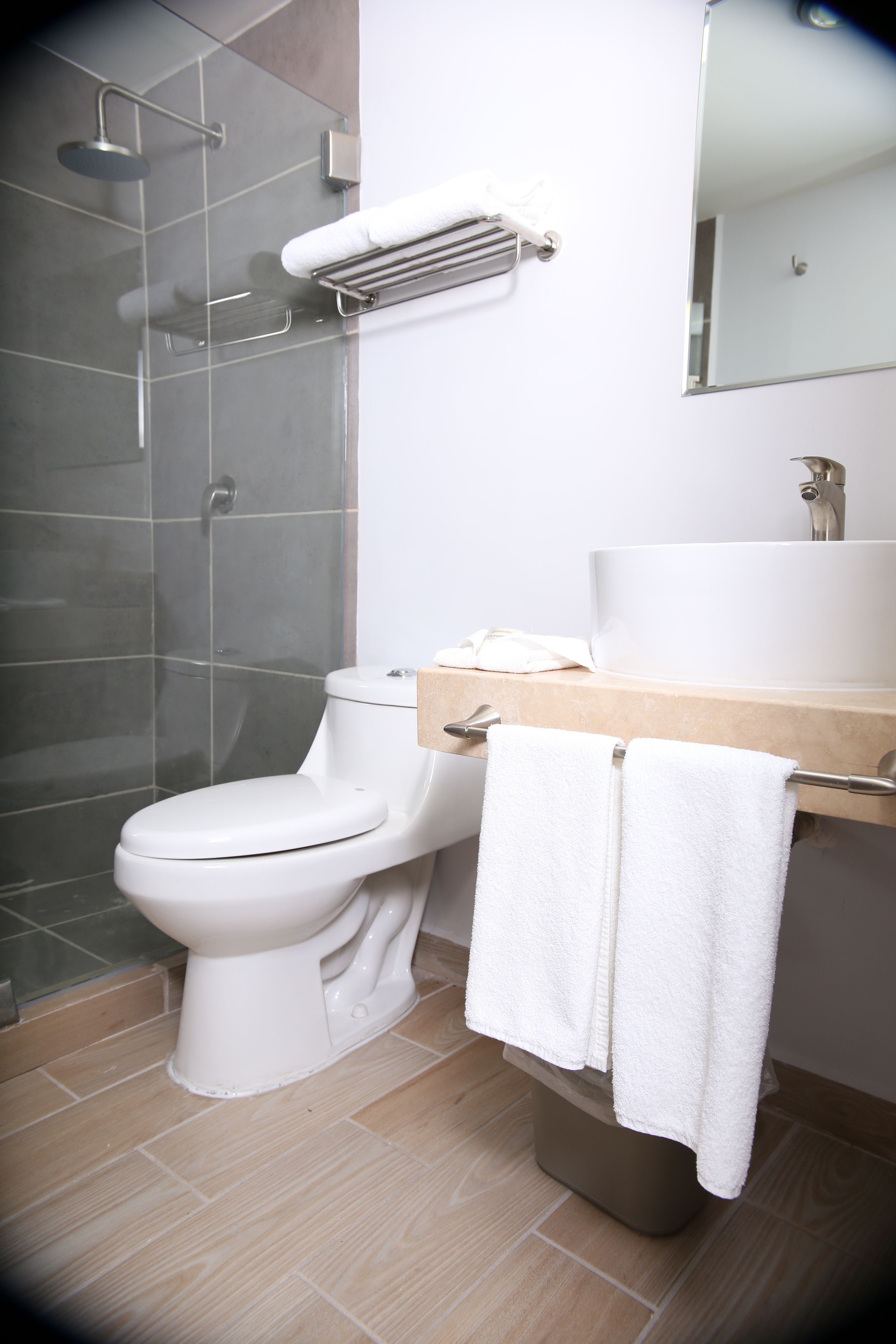 shower, rainfall showerhead, free toiletries, towels