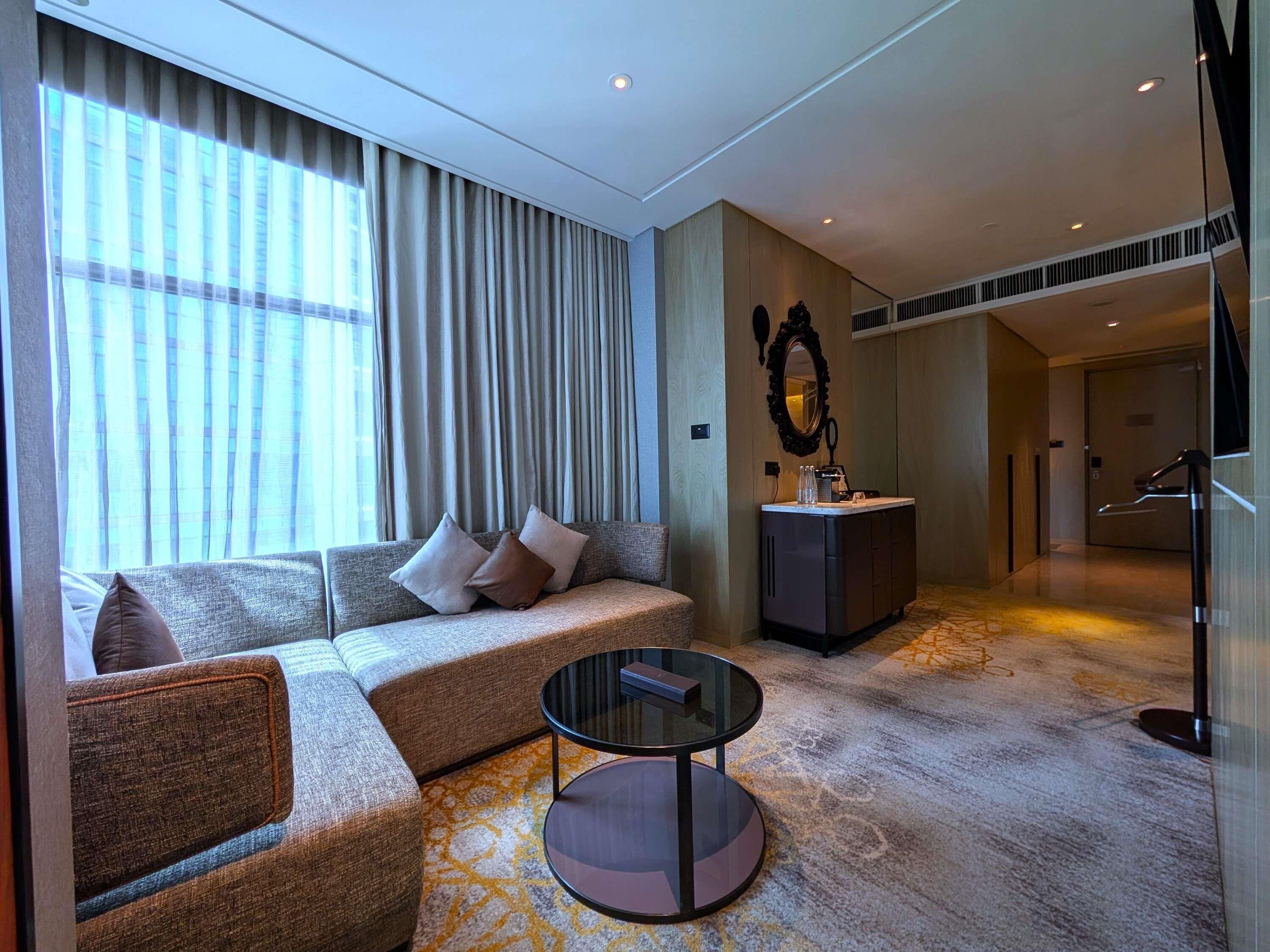 Prestige Suite, Club Millesime Access, 1 King Size Bed | Literie de qualité supérieure, minibar, coffres-forts dans les chambres