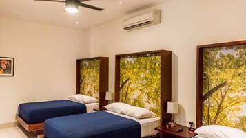 Business Triple Room, 1 Bedroom | Premium bedding, in-room safe, iron/ironing board, free WiFi